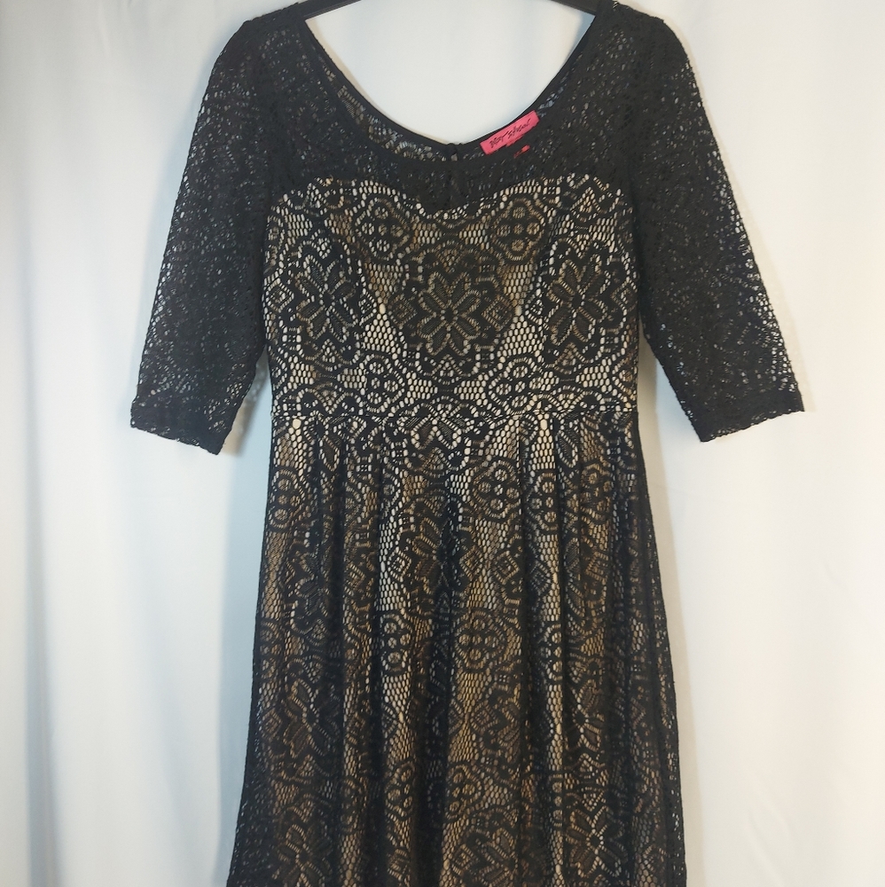 BetseyJohnson size 8 color black and cream - Picture 12 of 14
